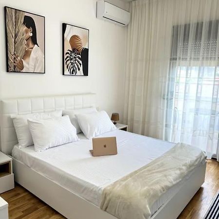 Sol Apartments - 2 Bedrooms Shkodër Esterno foto