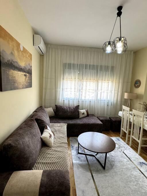 Sol Apartments - 2 Bedrooms Shkodër Esterno foto