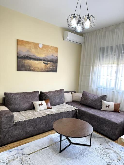 Sol Apartments - 2 Bedrooms Shkodër Esterno foto