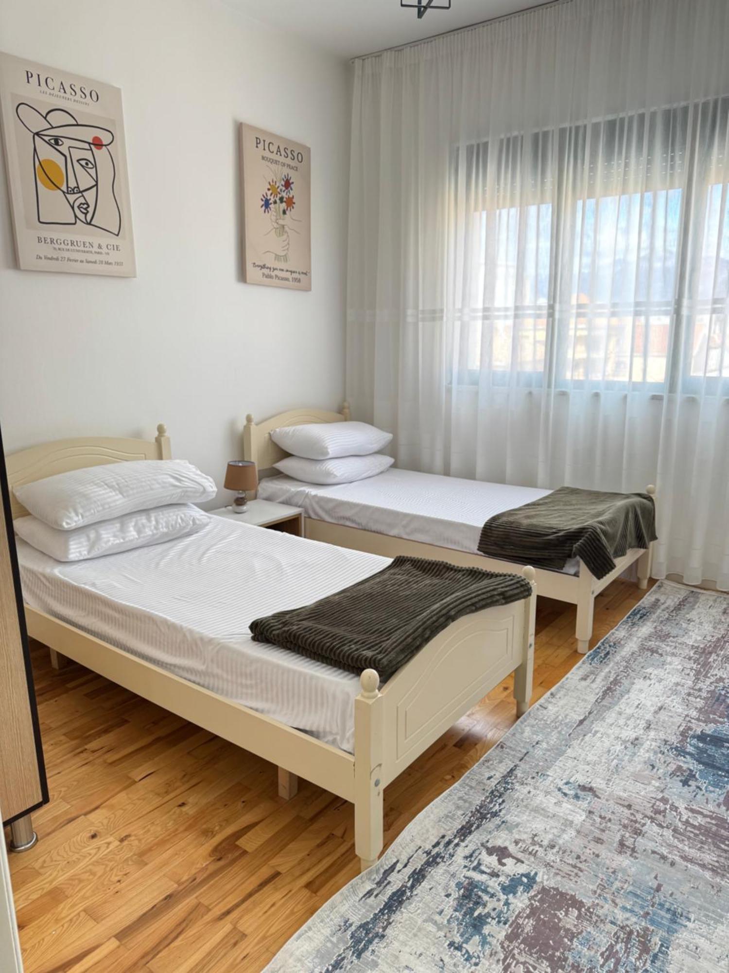 Sol Apartments - 2 Bedrooms Shkodër Esterno foto